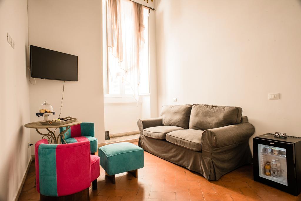 Flowers Apartments Rome Room photo