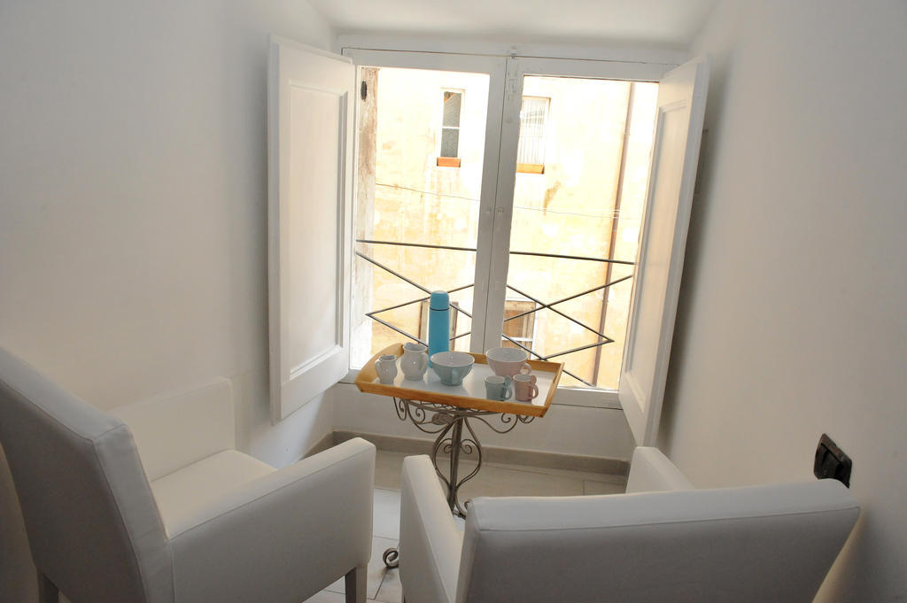 Flowers Apartments Rome Room photo