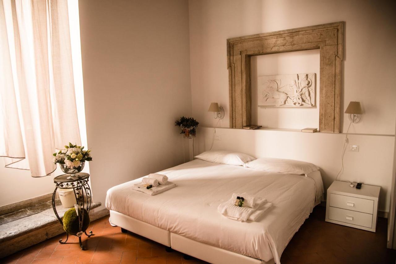Flowers Apartments Rome Room photo