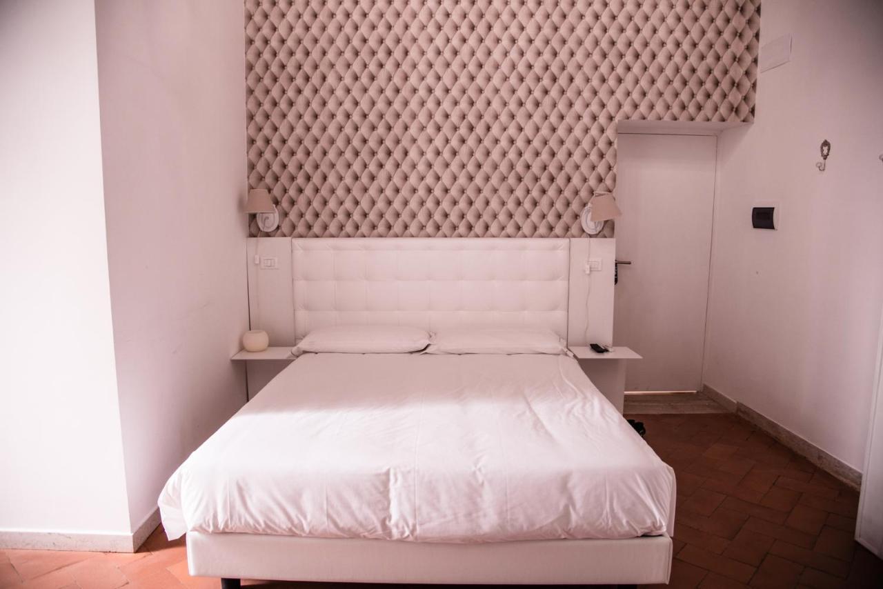 Flowers Apartments Rome Room photo